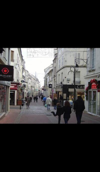 Appartement Vue Cathedrale- Centre Ville Meaux-Gare-Disney 외부 사진